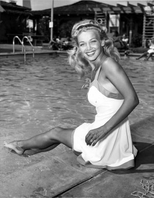 Carole Landis, 1940s.jpg