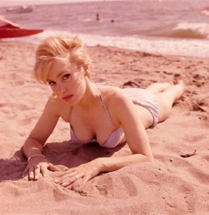 Estella Blain (12).jpg