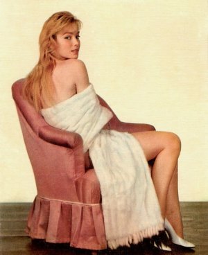 Estella Blain (21).jpg