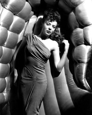Ida Lupino - N0dqyj0xG01qiflw2o1.jpg