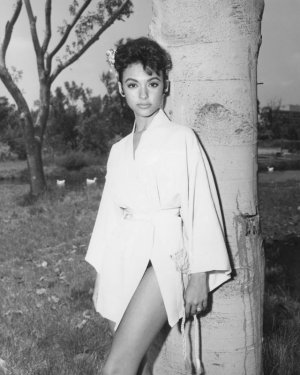 Rita Moreno -06a7474c07d1194d02249b263b1173e3 D26df.jpg