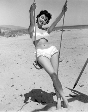 Rita Moreno 1950s.jpg
