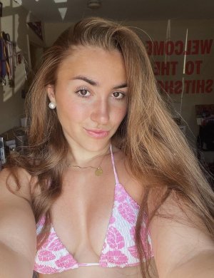 Lucie Turcotte French Hockey.jpg