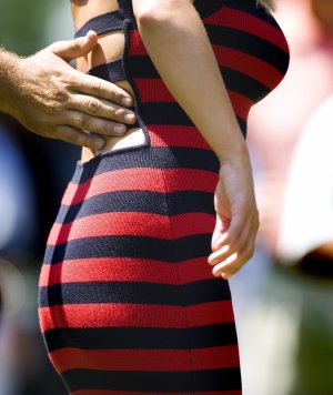 Jessica Simpson - Tight Dress2.jpg