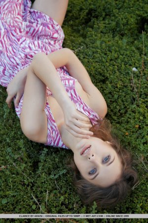 sexy-and-seductive-clarice-undresses-outdoors-01.jpg