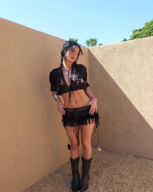 chella-day-one-v0-yt4fs2ddfaue1.jpg