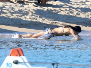 michelle-rodriguez-pubes-bikini-malfunction-0807-17-760x570.jpg
