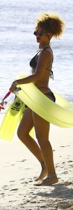 Rihanna-in-a-Bikini-10.jpg