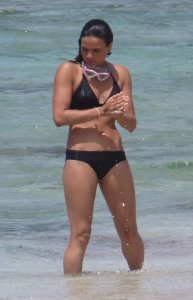 Michelle-Rodriguez-bikini-2.jpg