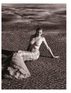 Lara Stone Nude - thefappeningblog.com 3.jpg