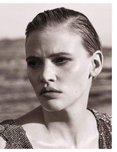 Lara Stone Nude - thefappeningblog.com 7.jpg