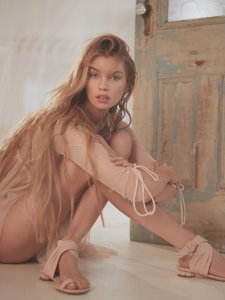 Stella Maxwell - TheFappeningBlog 4.jpg
