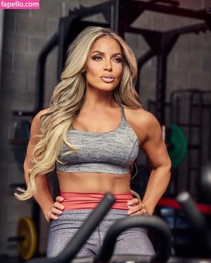 trish-stratus_2357.jpg