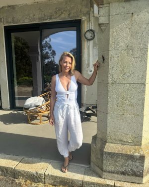 WHAT A PROJECT!! @steephillhall .#property #iow #renovation #incredible #transformation.jpg