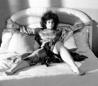 Sigourney Weaver - 18ce120ba2b0e535b402984cf0401f2f.jpg