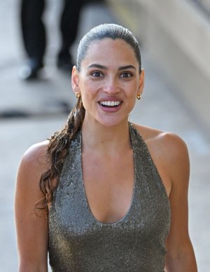 adria-arjona-out-and-about-in-los-angeles-06-23-2025-7.jpg