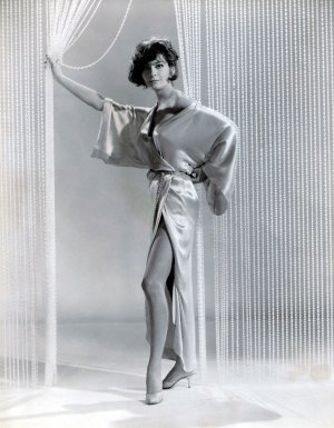 Elizabeth Ashley Nul9nnRVsP1sqy9sqo1.jpg Elizabeth Ashley Nul9nnRVsP1sqy9sqo1.jpg