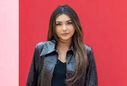 Atiana De La Hoya.jpeg