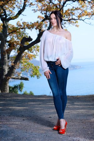 0008-01 thefappeningblog.com.jpg