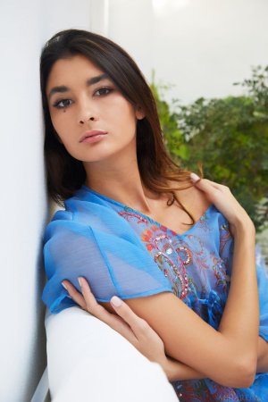 beautiful-and-naughty-brunette-is-waiting-you-naked-in-her-living-room-02 thefappeningblog.com.jpg