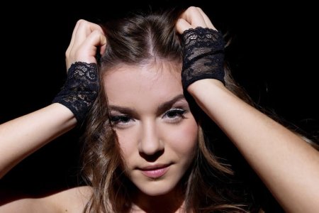 lily-c-ulenia-01 thefappeningblog.com.jpg