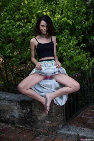 0010-09 thefappeningblog.com.jpg