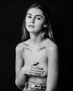 Stefanie Giesinger Nude - TheFappeningBlog.com 9.jpg