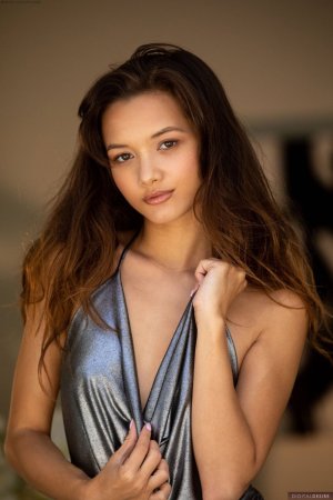 0007-02 thefappeningblog.com.jpg