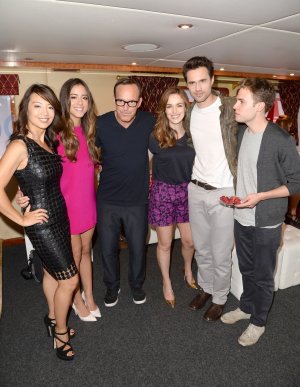 Agents of Shield 1930948423 cast.jpg