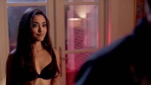 Yasmine Al-Bustami - Nashville - S03E10_3-500.jpg