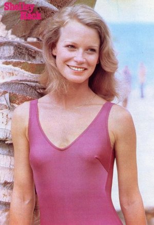 shelley-hack-v0-i5vj5x2qd2ye1.jpeg