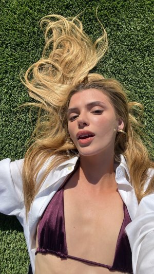 Alissa Violet (6).jpg