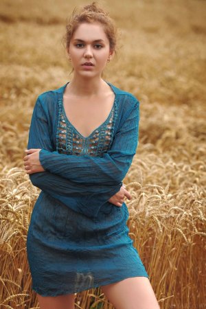 jenya-a-simply-adores-to-go-to-wheat-field-and-enjoy-the-nature-in-nude-01 thefappeningblog.com.jpg
