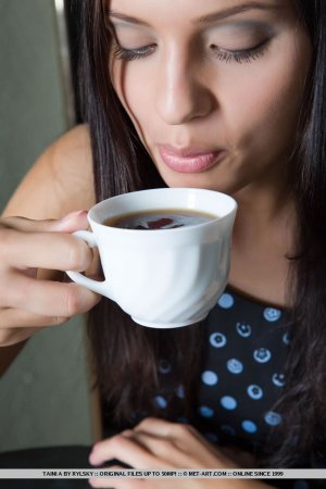 taini-a-senorita-01 thefappeningblog.com.jpg