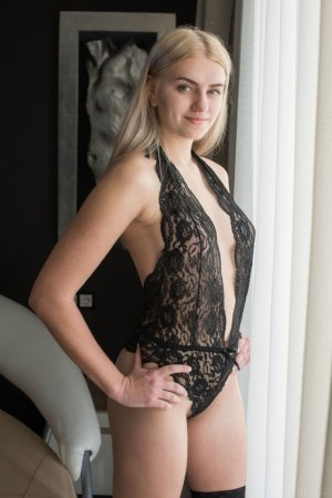 stunning-chick-takes-her-black-stockings-off-and-shows-her-perfect-body-01 thefappeningblog.com.jpg