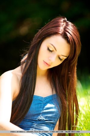 frida-c-presenting-frida-01 thefappeningblog.com.jpg