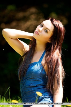 frida-c-presenting-frida-02 thefappeningblog.com.jpg