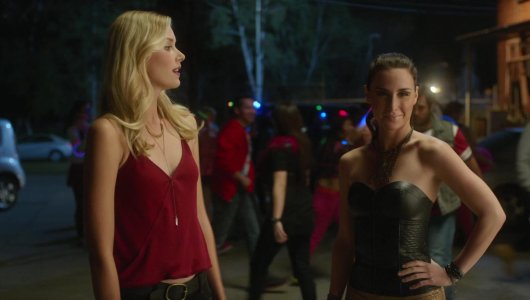 Alison Scagliotti - Stitchers S1 E2__08_with Emma Ishta.jpg