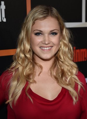 eliza-taylor-at-entertainment-weekly-s-comic-con-celebration_1.jpg