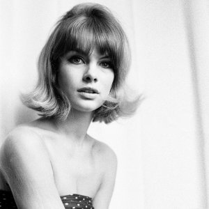 Jean Shrimpton in London March 1963 .jpg