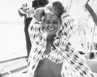 Jeanne Moreau in The 60s - Pw2y6m5vOD1rn9r3ho1.jpg
