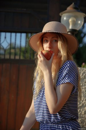 0001-01 thefappeningblog.com.jpg