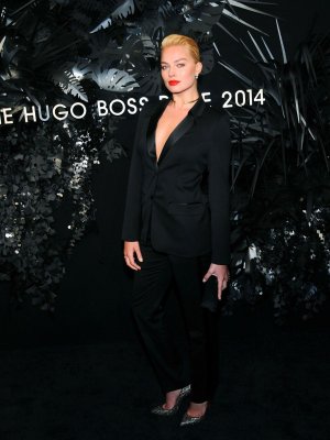 margot-robbie-at-hugo-boss-prize-2014-at-guggenheim-museum-in-upper-east-side-in-new-york-city...jpg