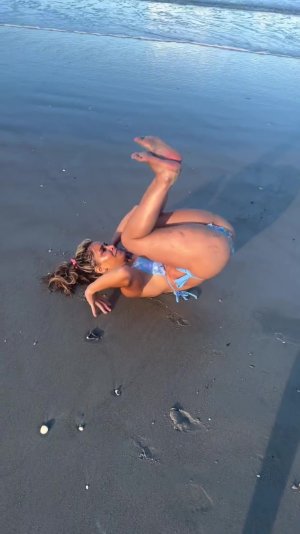 Nhooph Al-Areebi 5940.jpg