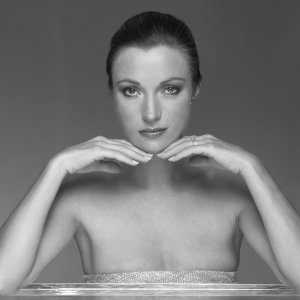 Jane Seymour - 47094b1fda1825fe56c973b13d067a20.jpg