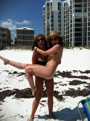 Lucy-Hale-CQ-730490 fake.png