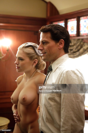 FOREVER - gettyimages-462316890-2048x2048 fake.png