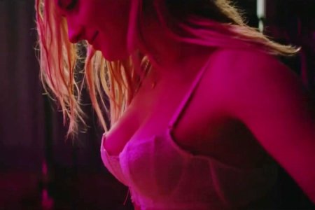 Sophie Turner - from Heavy trailer 2021 ST_031.jpg