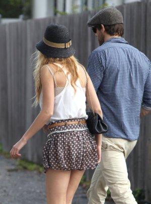 Blake-Lively-Leggy-Candids-Out-and-About-in-New-Orleans-2.jpg