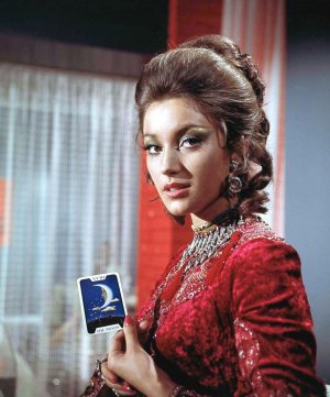 Jane Seymour Live And Let - Na3ngtrMnm1rj28rmo1 0847 0662.jpg